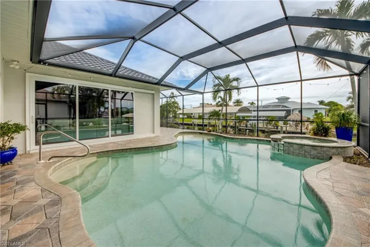 5217 Sw 9th Pl, Cape Coral, Florida 33914