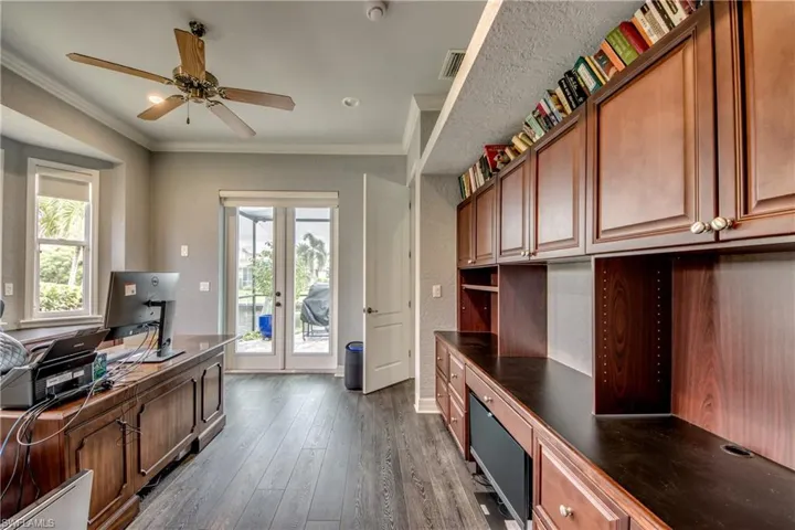 5217 Sw 9th Pl, Cape Coral, Florida 33914
