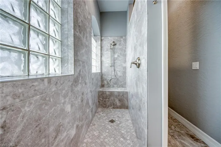 5217 Sw 9th Pl, Cape Coral, Florida 33914