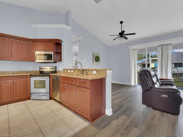 6411  Maytree  CIR, Fort Myers, FL 33905
