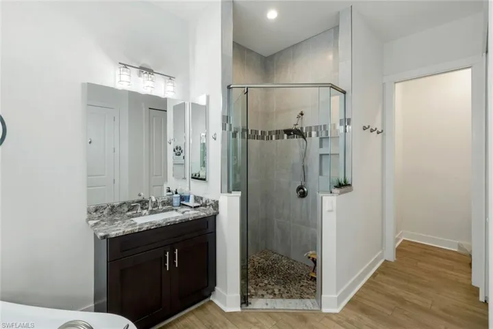 1526 Nw 40th Pl, Cape Coral Fl 33993