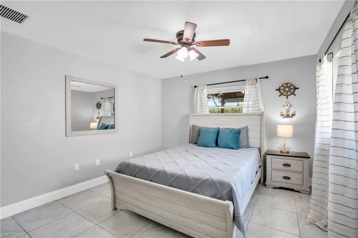 130  Mentor  DR, Naples, FL 34110