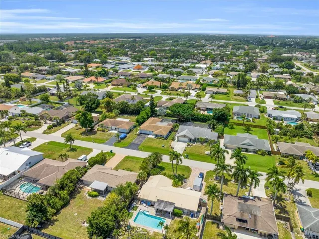 130  Mentor  DR, Naples, FL 34110