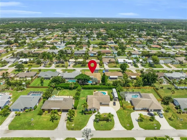 130  Mentor  DR, Naples, FL 34110