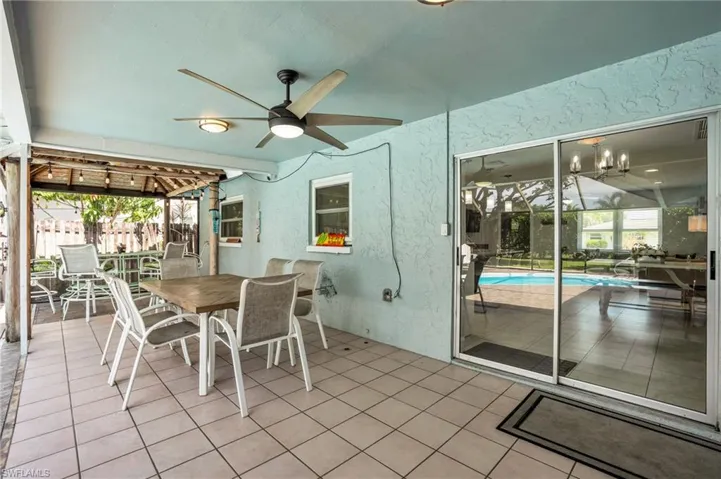 Covered lanai area- ideal for entertaining guests
