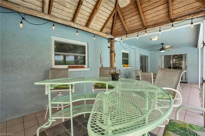 Tiki Hut- Great outdoor space for entertaining!