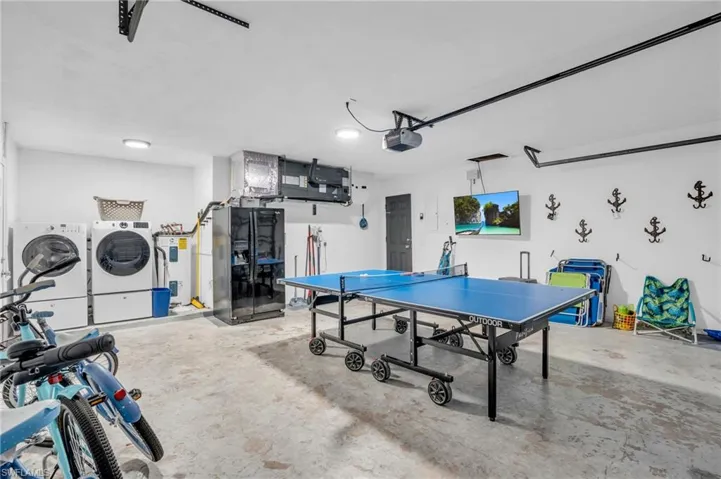 130  Mentor  DR, Naples, FL 34110