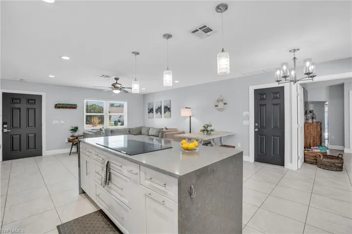 130  Mentor  DR, Naples, FL 34110