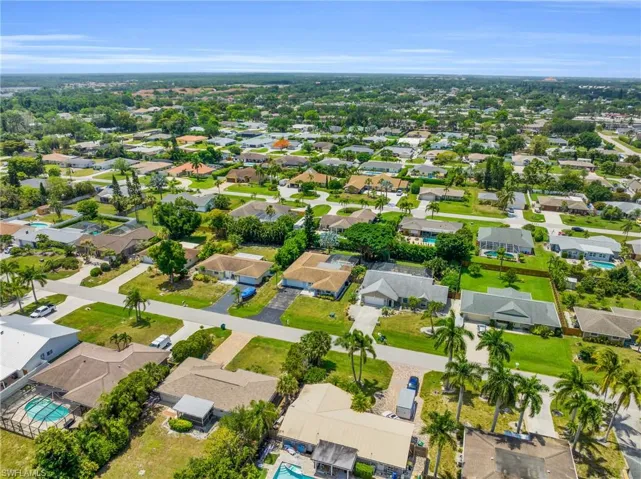 130  Mentor  DR, Naples, FL 34110