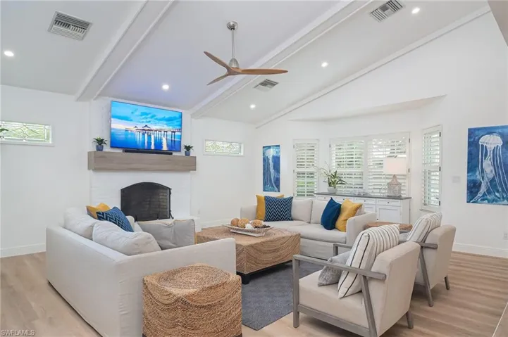 1420  Jewel Box  AVE, Naples, FL 34102