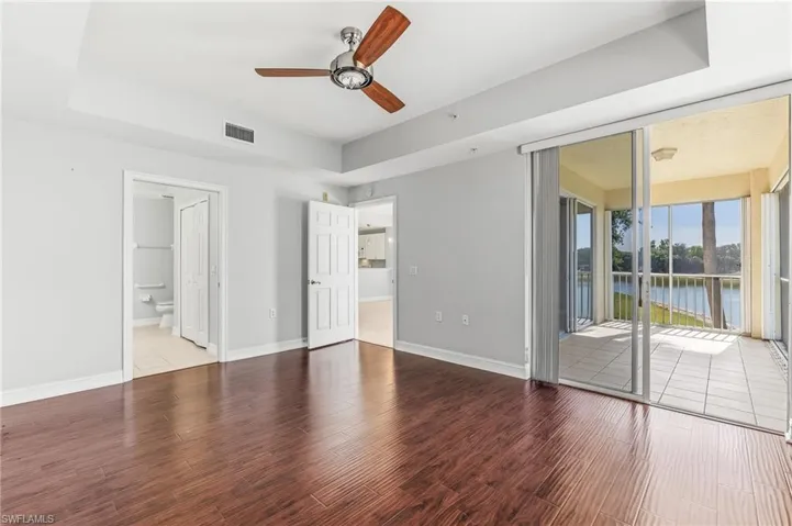 Master Bedroom w/Access to Lanai