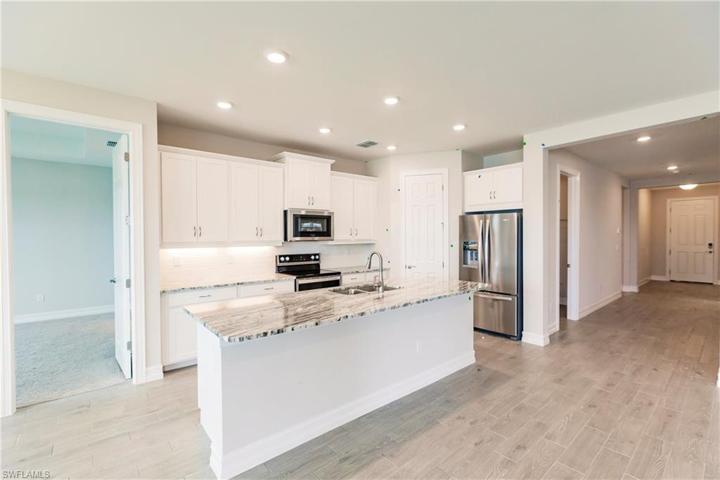 3817  Crosswater  DR, NORTH FORT MYERS, FL 33917