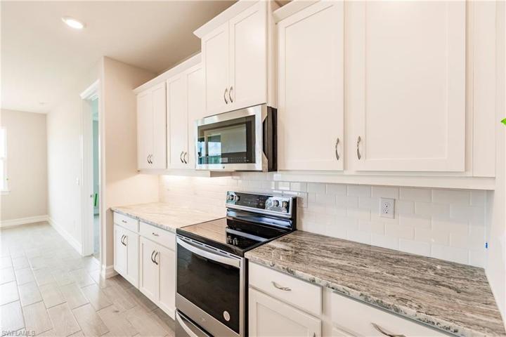 3817  Crosswater  DR, NORTH FORT MYERS, FL 33917
