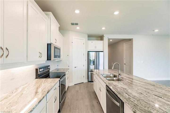 3817  Crosswater  DR, NORTH FORT MYERS, FL 33917