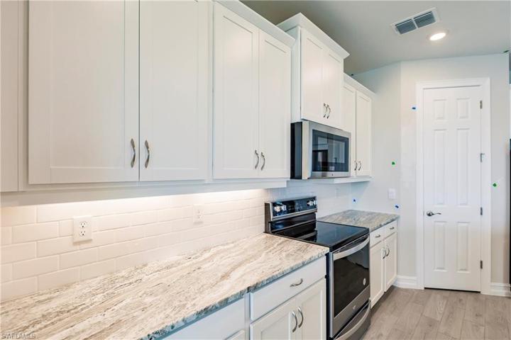 3817  Crosswater  DR, NORTH FORT MYERS, FL 33917