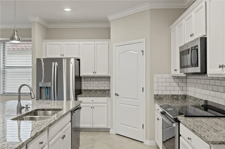 11588  Shady Blossom  DR, Fort Myers, FL 33913