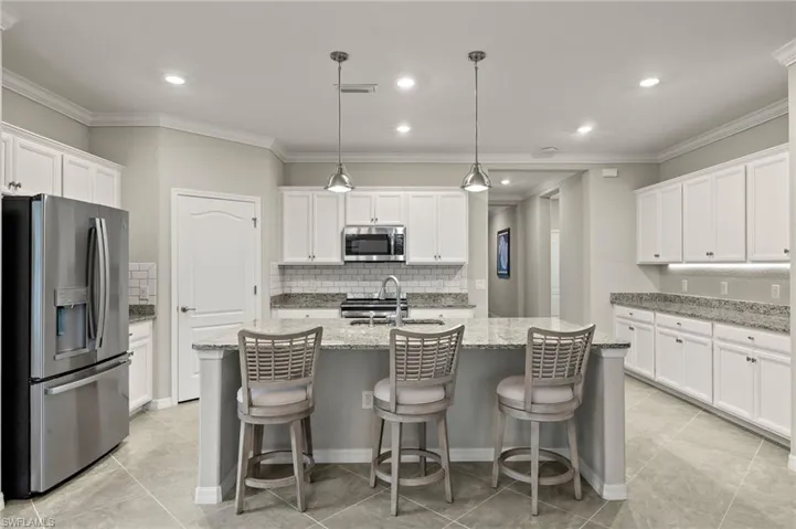 11588  Shady Blossom  DR, Fort Myers, FL 33913