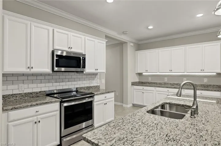 11588  Shady Blossom  DR, Fort Myers, FL 33913