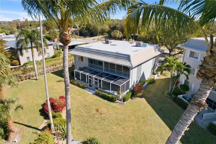 215  Cypress E WAY, Naples, FL 34110