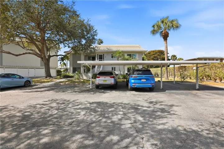 215  Cypress E WAY, Naples, FL 34110