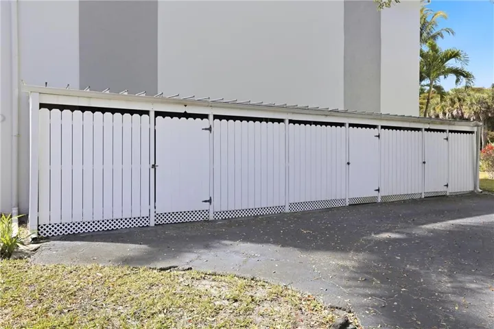 215  Cypress E WAY, Naples, FL 34110