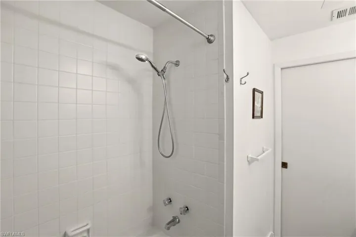 215  Cypress E WAY, Naples, FL 34110
