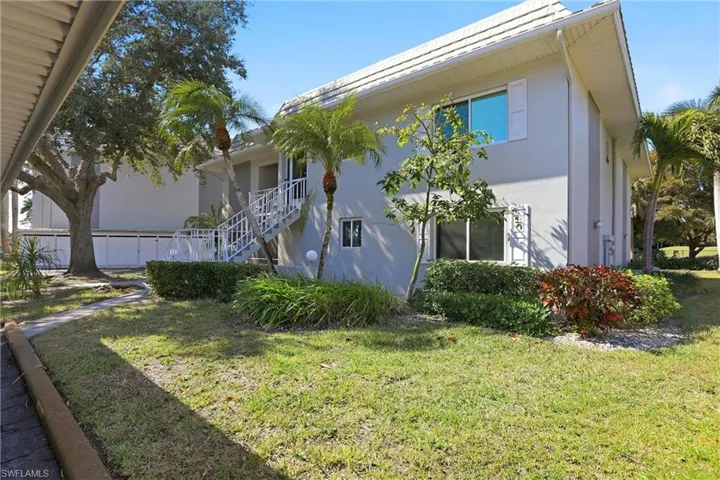 215  Cypress E WAY, Naples, FL 34110