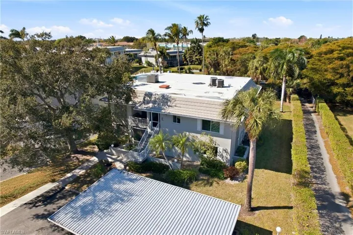 215  Cypress E WAY, Naples, FL 34110