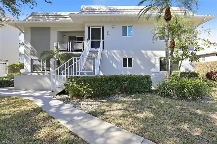 215  Cypress E WAY, Naples, FL 34110