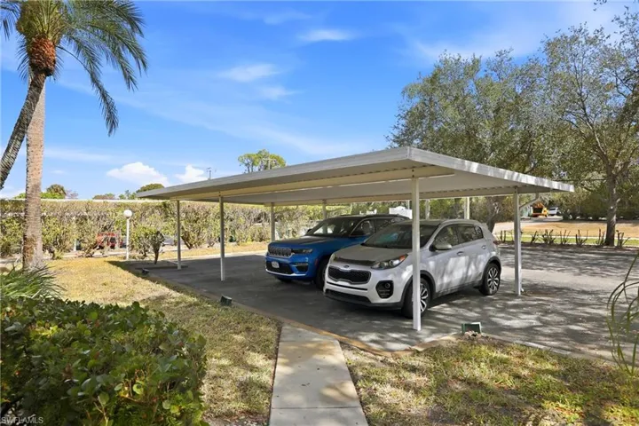 215  Cypress E WAY, Naples, FL 34110