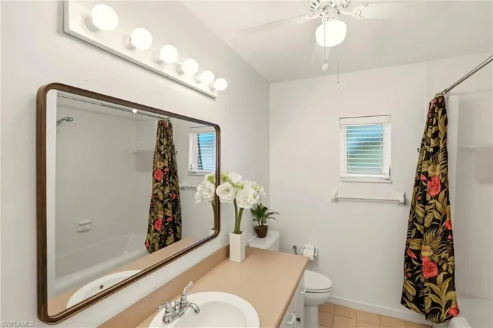 215  Cypress E WAY, Naples, FL 34110