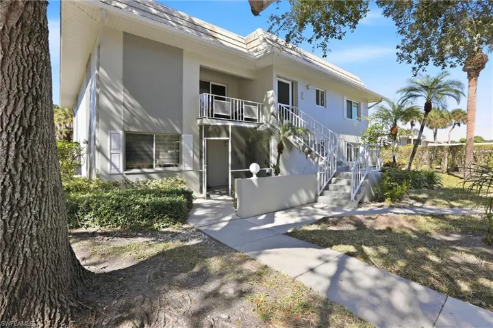 215  Cypress E WAY, Naples, FL 34110