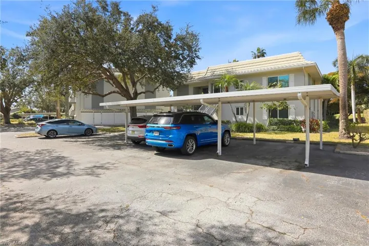 215  Cypress E WAY, Naples, FL 34110