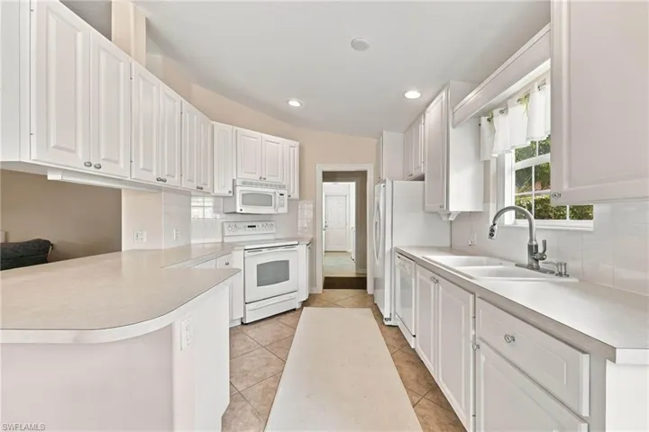 7128 Marconi Ct, Naples, Florida 34114