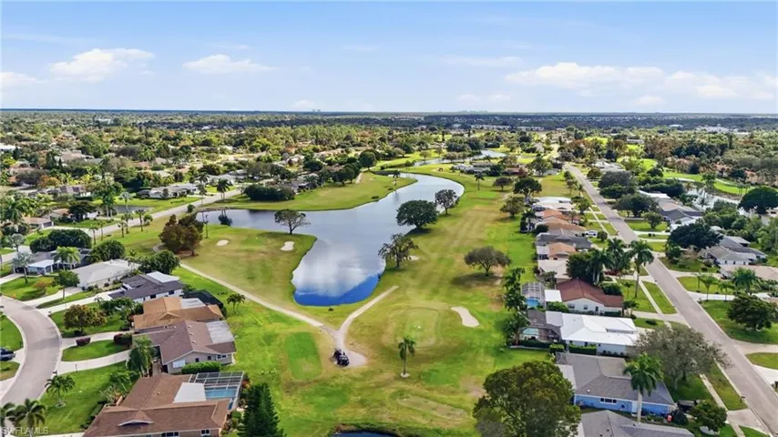 PUBLIC GOLF COURSE WINDING THROUGH THE LAKEWOOD COMMUNITY...