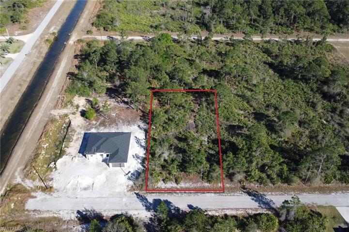 1516  Pine  AVE, LEHIGH ACRES, FL 33972