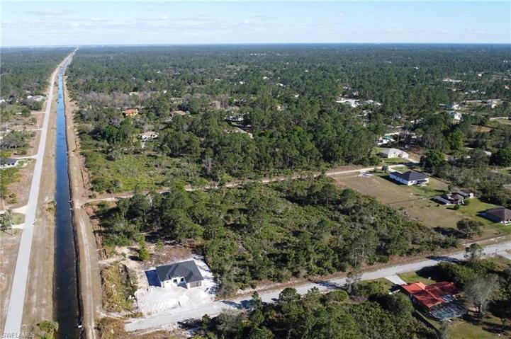 1516  Pine  AVE, LEHIGH ACRES, FL 33972