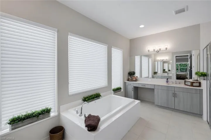 11855 Gardenia Ave, Naples, Florida 34120