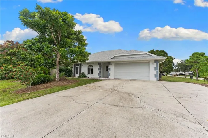 17568  Braddock  RD, Fort Myers, FL 33967