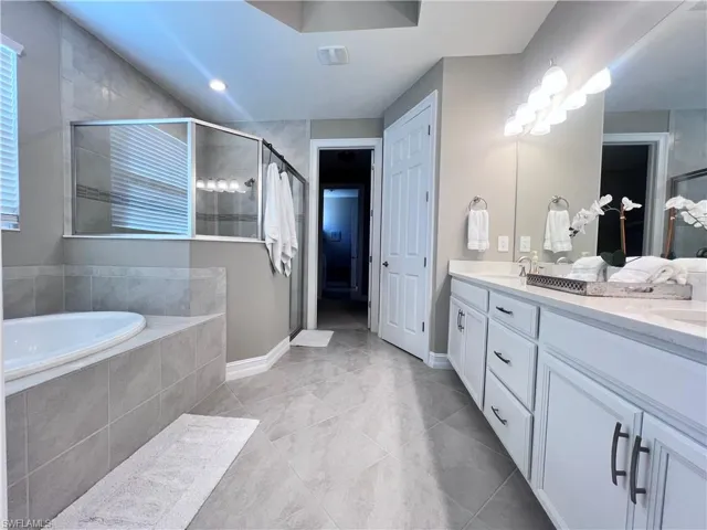 14715  Kelson  CIR, Naples, FL 34114