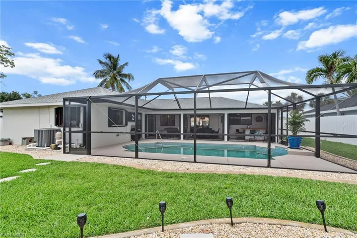 1815 Se 13th Ter, Cape Coral Fl 33990