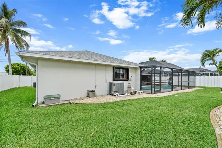 1815 Se 13th Ter, Cape Coral Fl 33990