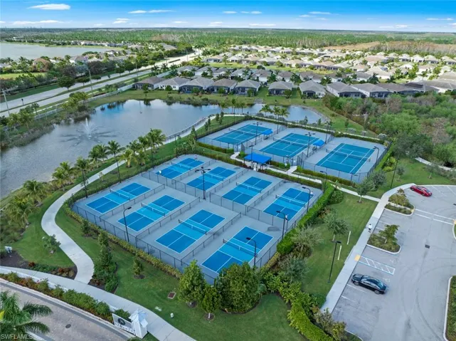 Pickleball & Tennis Courts