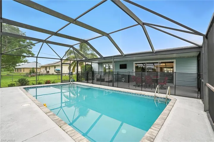 2713 NW 2nd  AVE, Cape Coral, FL 33993