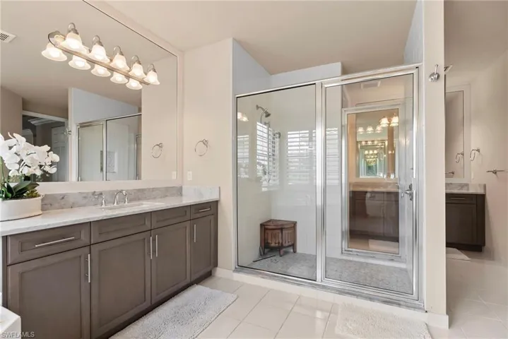 13764  Luna  DR, Naples, FL 34109