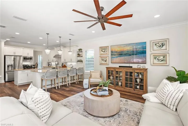 13764  Luna  DR, Naples, FL 34109