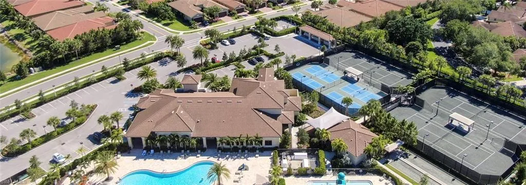 13764  Luna  DR, Naples, FL 34109