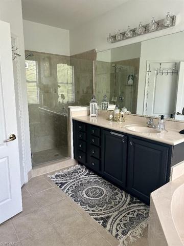 7077  Venice  WAY, Naples, FL 34119