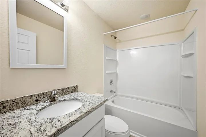 9026 Maywood Cir, Labelle, Florida 33935