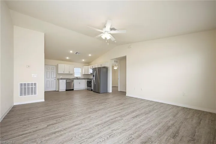9026 Maywood Cir, Labelle, Florida 33935